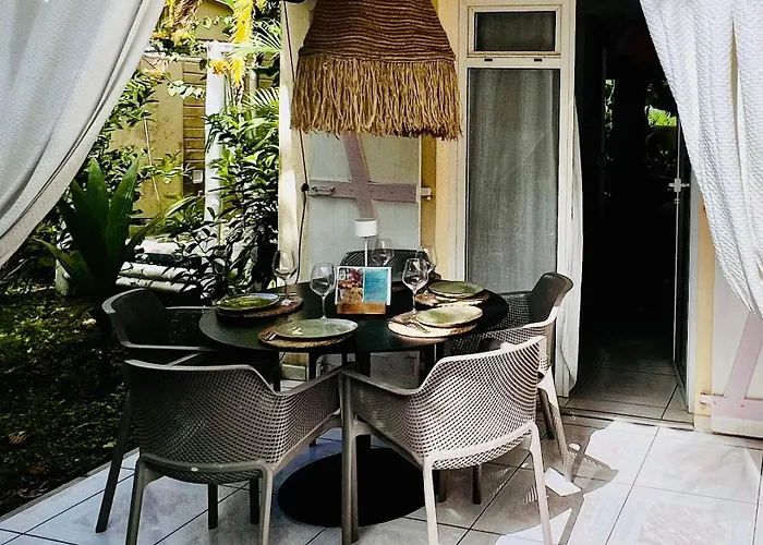 Île tropical lodges